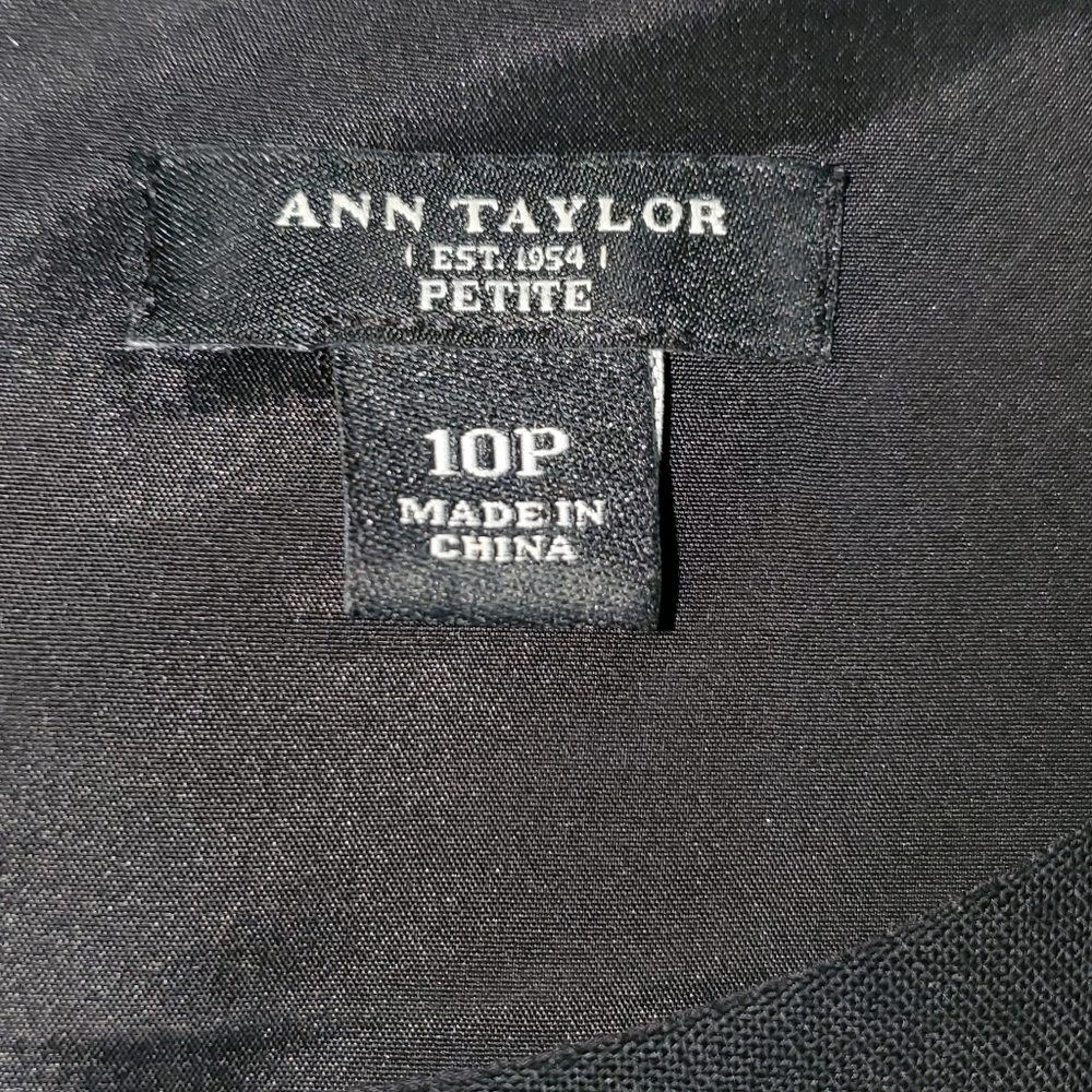 Ann Taylor Petite Seamed Fit Sheath Little Black Sleeveless Dress SZ 10P - Picture 4 of 6